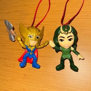 Lot of 2 Marvel Super Heroes - moveable- BK Action Figure Ornaments